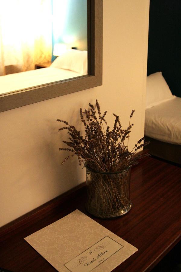 Adonis Ajaccio - Hôtel Albion Extérieur photo