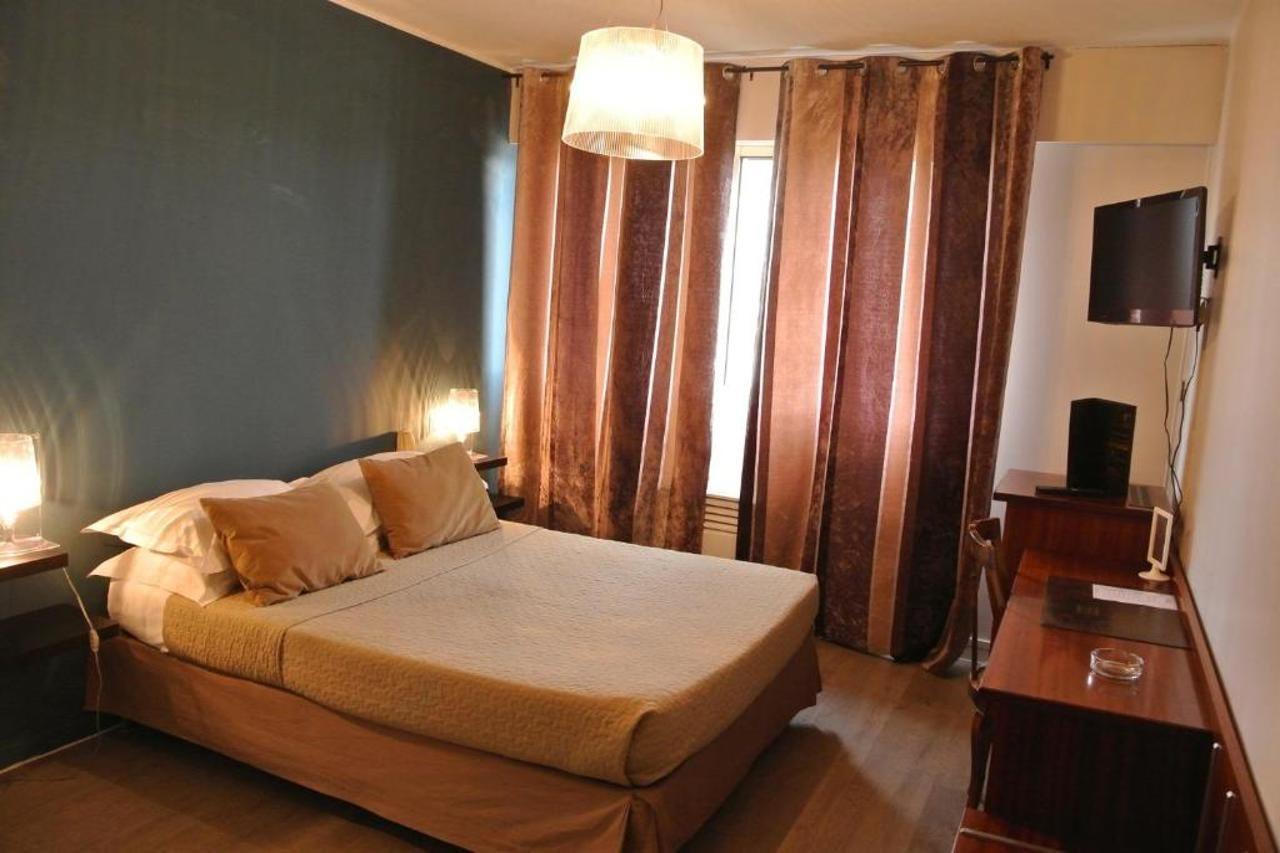 Adonis Ajaccio - Hôtel Albion Extérieur photo